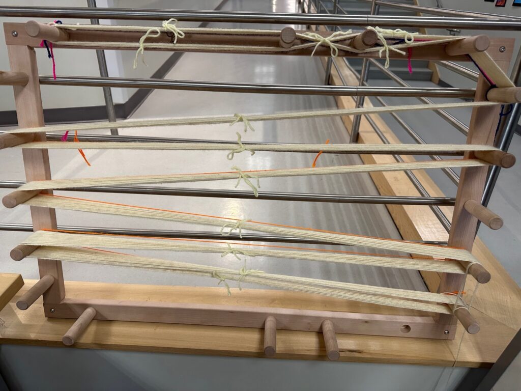 Diagram showing where yarns are tied together.